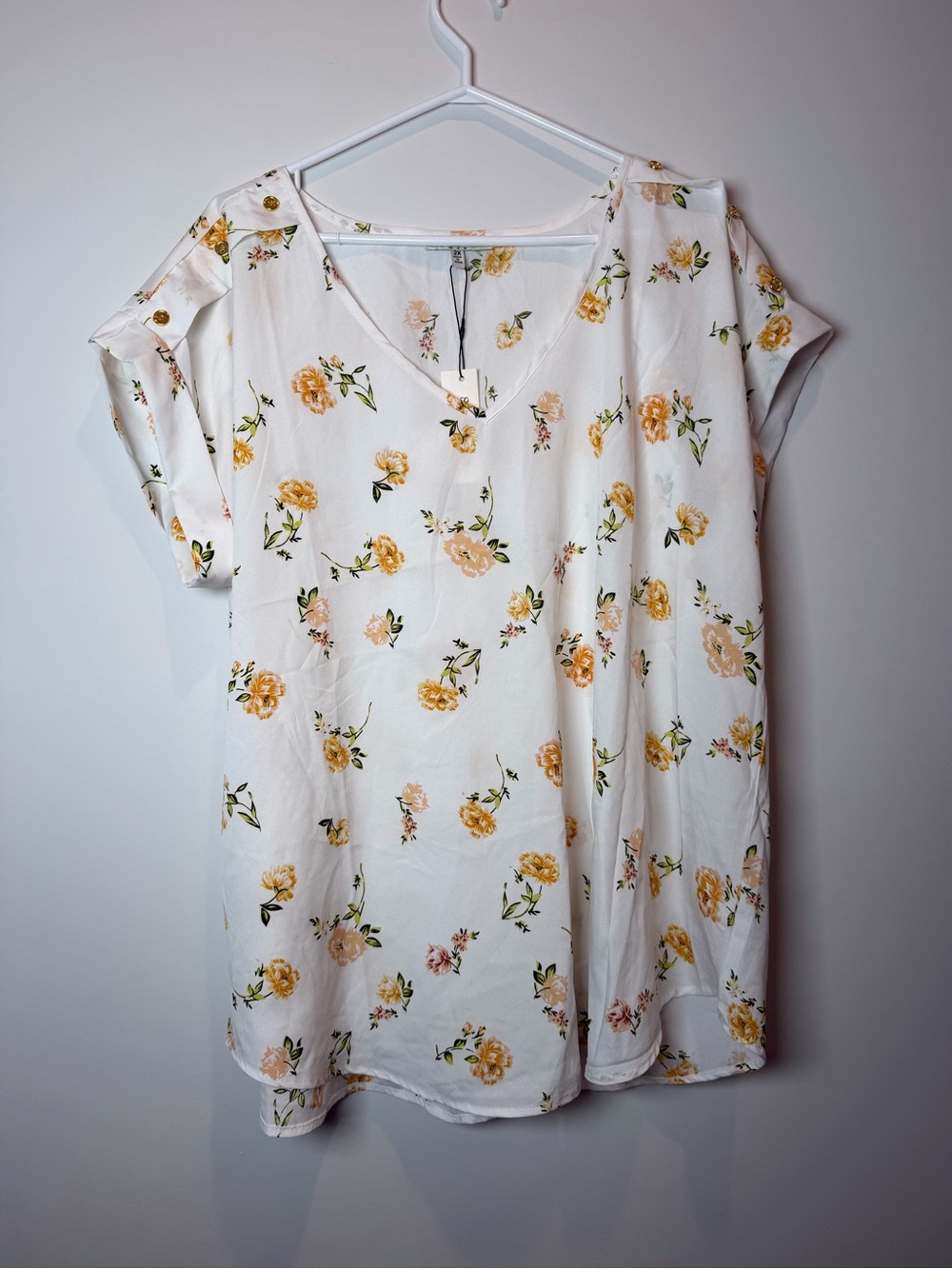 Women's White Floral V-Neck Short Sleeve Blouse - Yellow Print with Tags 2X
